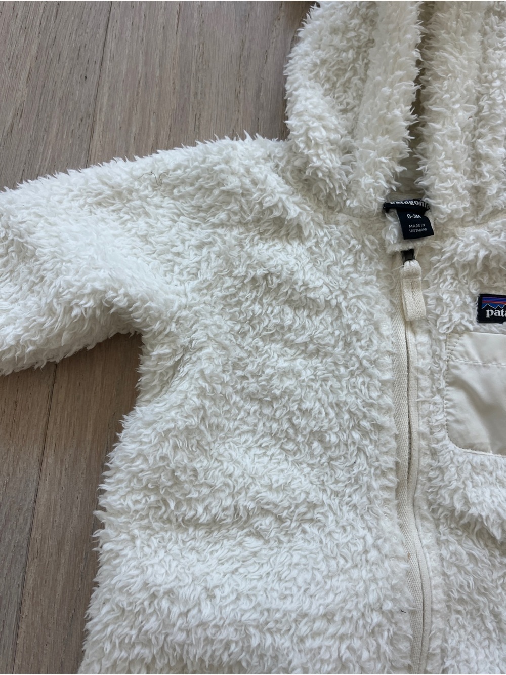 Patagonia Birch White Baby Furry Friends Fleece Bunting - Picture 5 of 8